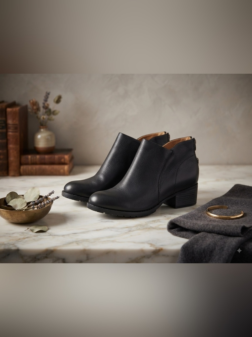 Montana Black Leather Ankle Boots Size 8 - Low Block Heel & Back Zipper